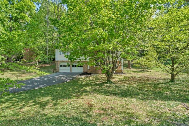 56 Heather LN, Troutville, VA 24175