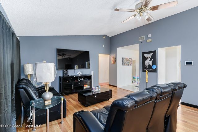1226 Hedgecoth Street NW, Palm Bay, FL 32907