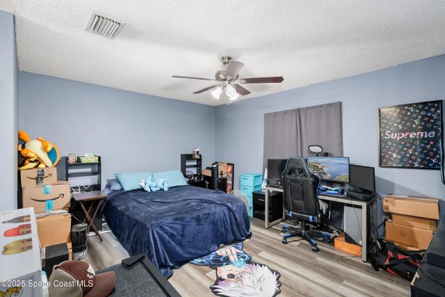 1226 Hedgecoth Street NW, Palm Bay, FL 32907