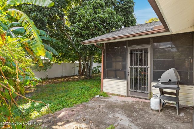 1226 Hedgecoth Street NW, Palm Bay, FL 32907