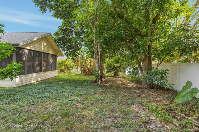 1226 Hedgecoth Street NW, Palm Bay, FL 32907
