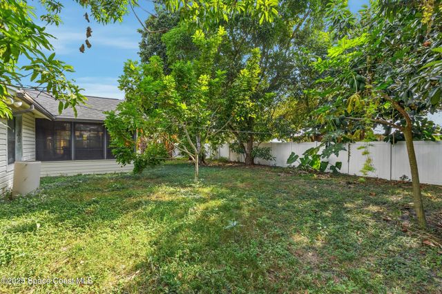 1226 Hedgecoth Street NW, Palm Bay, FL 32907