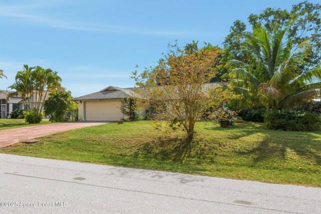 1226 Hedgecoth Street NW, Palm Bay, FL 32907