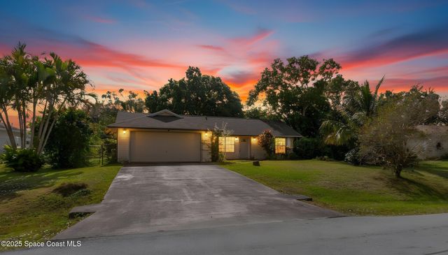 1226 Hedgecoth Street NW, Palm Bay, FL 32907