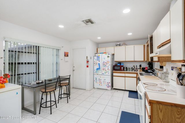 1226 Hedgecoth Street NW, Palm Bay, FL 32907