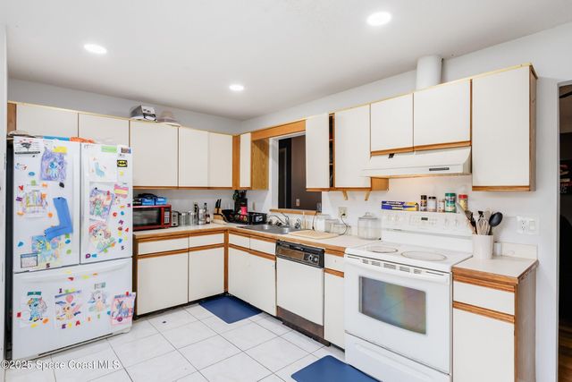 1226 Hedgecoth Street NW, Palm Bay, FL 32907