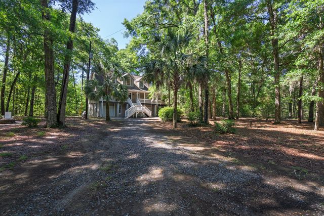 8609 Raccoon Island Road, Edisto Island, SC 29438