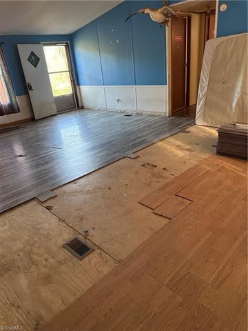 1260 Vickrey Drive, Trinity, NC 27370