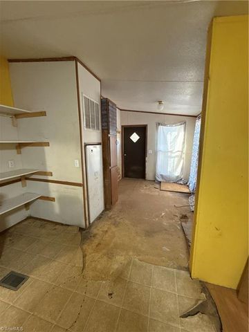 1260 Vickrey Drive, Trinity, NC 27370