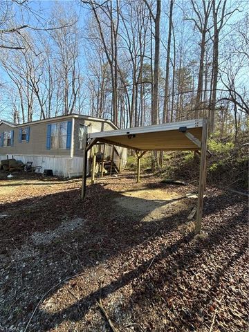 1260 Vickrey Drive, Trinity, NC 27370