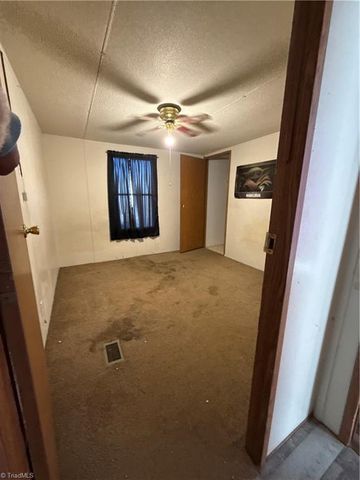 1260 Vickrey Drive, Trinity, NC 27370