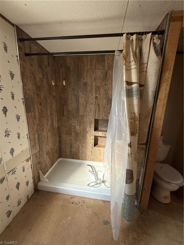 1260 Vickrey Drive, Trinity, NC 27370