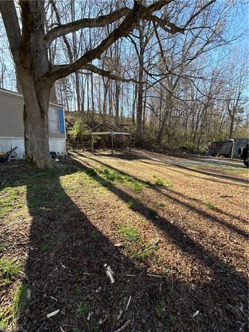 1260 Vickrey Drive, Trinity, NC 27370