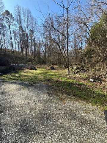 1260 Vickrey Drive, Trinity, NC 27370