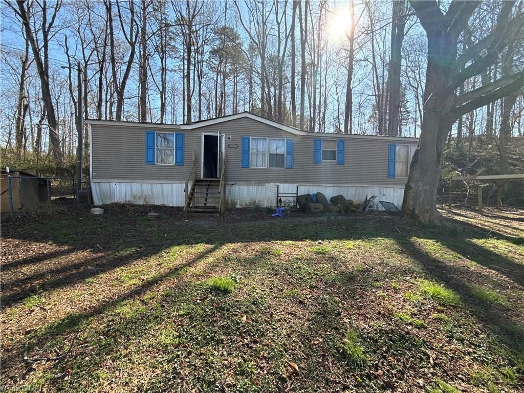 1260 Vickrey Drive, Trinity, NC 27370