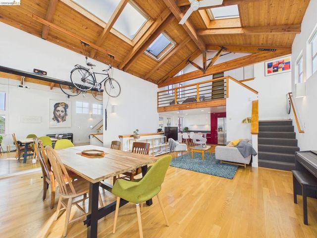 2932 Filbert St 2, Oakland, CA 94608