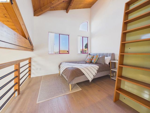 2932 Filbert St 2, Oakland, CA 94608