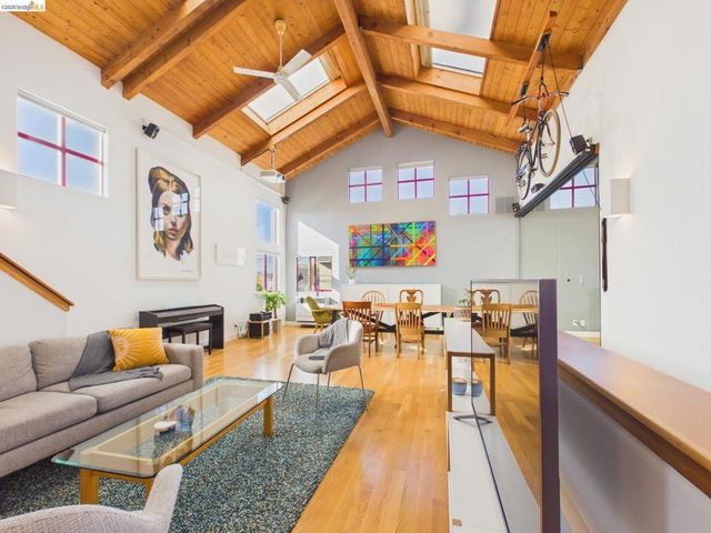 2932 Filbert St 2, Oakland, CA 94608