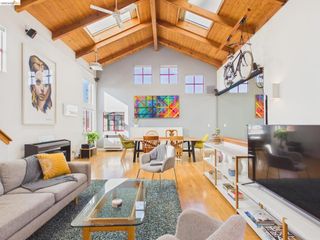 2932 Filbert St 2, Oakland, CA 94608