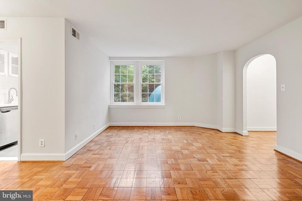 30 S OLD GLEBE RD #106-E, Arlington, VA 22204