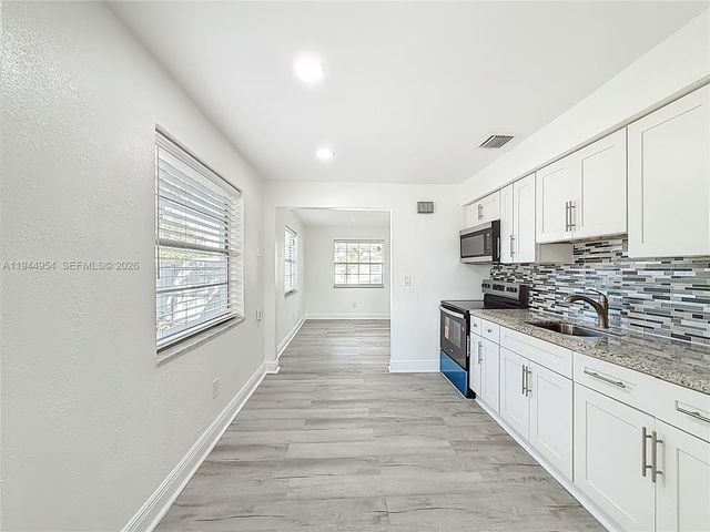 6416 Perry St, Hollywood, FL 33024