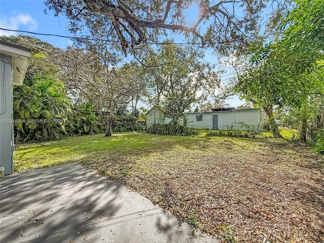 6416 Perry St, Hollywood, FL 33024