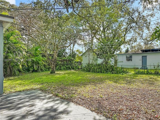 6416 Perry St, Hollywood, FL 33024