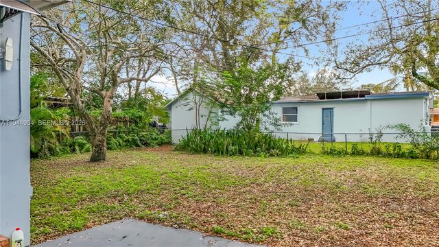 6416 Perry St, Hollywood, FL 33024