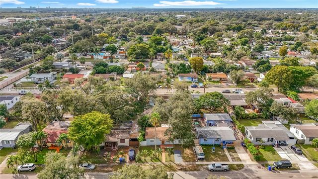 6416 Perry St, Hollywood, FL 33024