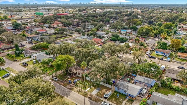 6416 Perry St, Hollywood, FL 33024