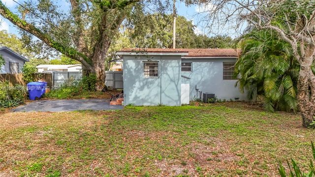 6416 Perry St, Hollywood, FL 33024