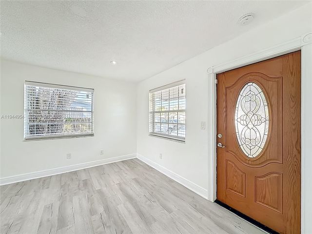 6416 Perry St, Hollywood, FL 33024