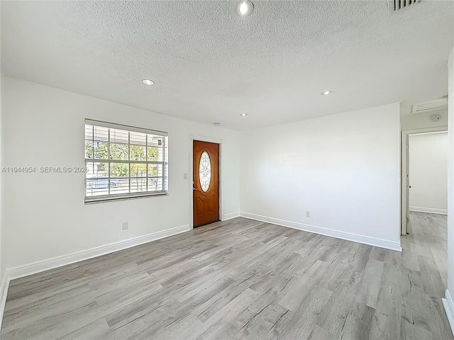 6416 Perry St, Hollywood, FL 33024