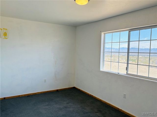 1757 S Glenbar Road, Golden Valley, AZ 86413