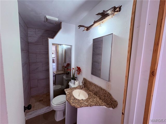 1757 S Glenbar Road, Golden Valley, AZ 86413