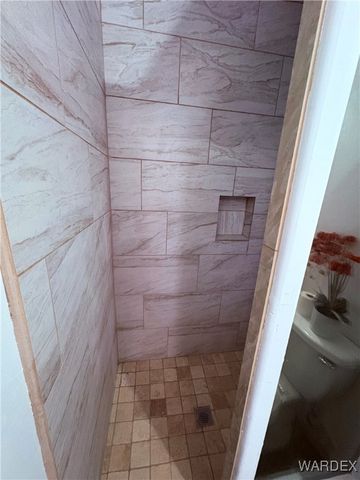 1757 S Glenbar Road, Golden Valley, AZ 86413