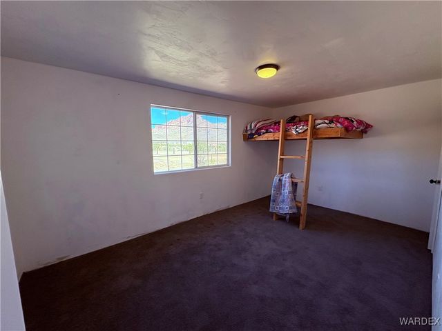 1757 S Glenbar Road, Golden Valley, AZ 86413