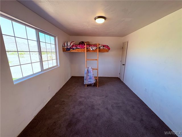 1757 S Glenbar Road, Golden Valley, AZ 86413