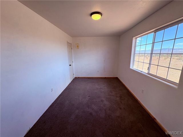 1757 S Glenbar Road, Golden Valley, AZ 86413