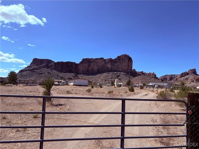 1757 S Glenbar Road, Golden Valley, AZ 86413