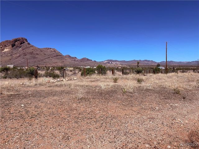 1757 S Glenbar Road, Golden Valley, AZ 86413