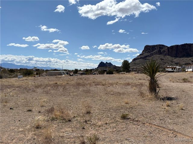 1757 S Glenbar Road, Golden Valley, AZ 86413