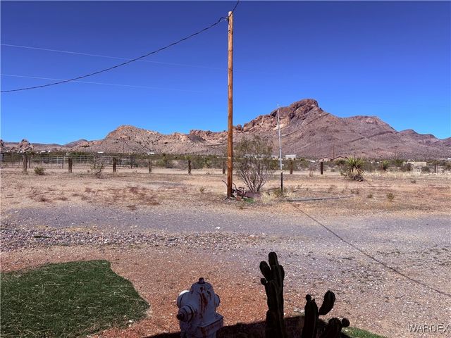 1757 S Glenbar Road, Golden Valley, AZ 86413