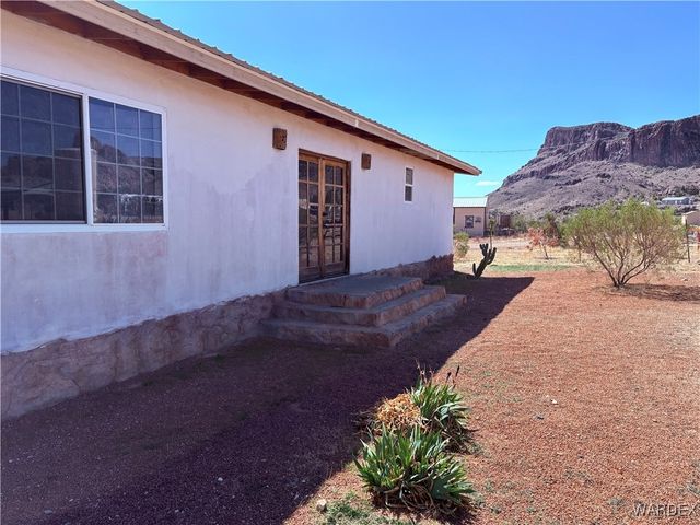 1757 S Glenbar Road, Golden Valley, AZ 86413