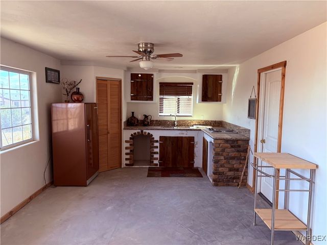 1757 S Glenbar Road, Golden Valley, AZ 86413