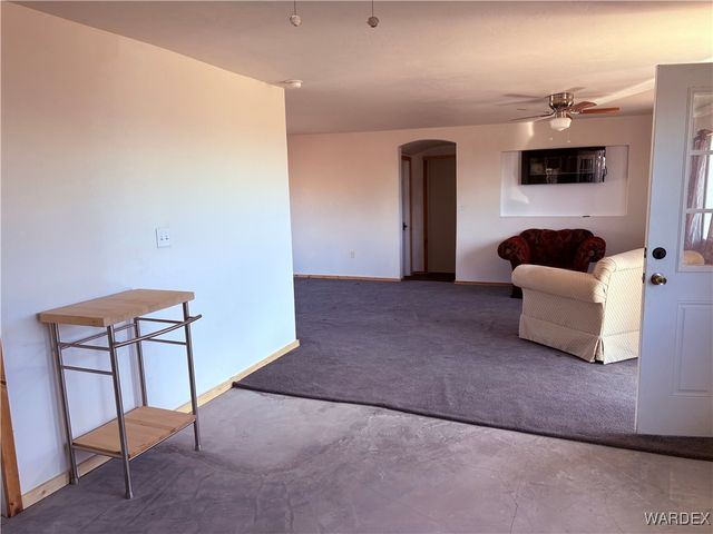 1757 S Glenbar Road, Golden Valley, AZ 86413