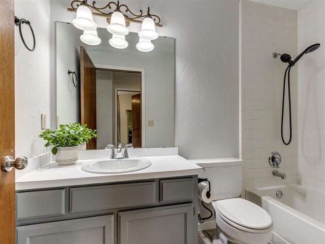 1408 Nottoway Drive, Midwest City, OK 73130