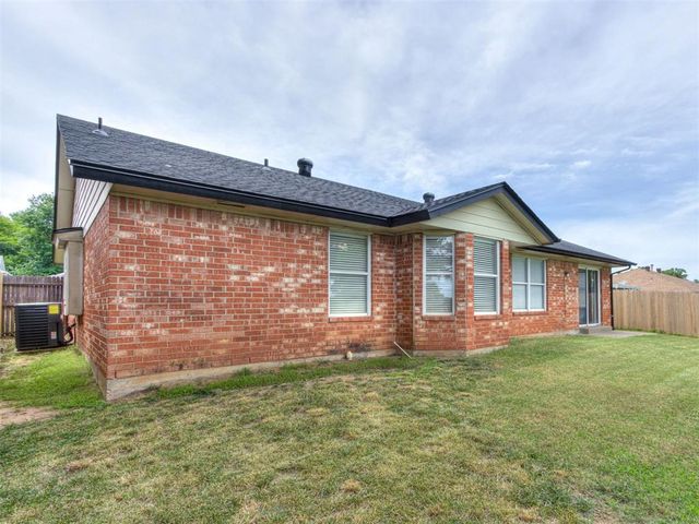 1408 Nottoway Drive, Midwest City, OK 73130