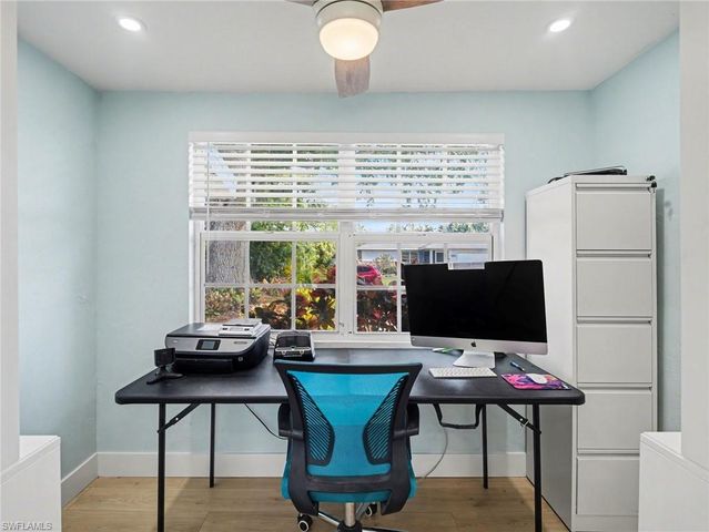 1212 Pineland AVE, Venice, FL 34285