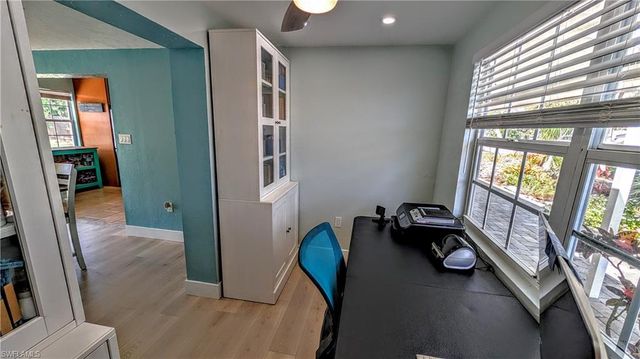 1212 Pineland AVE, Venice, FL 34285